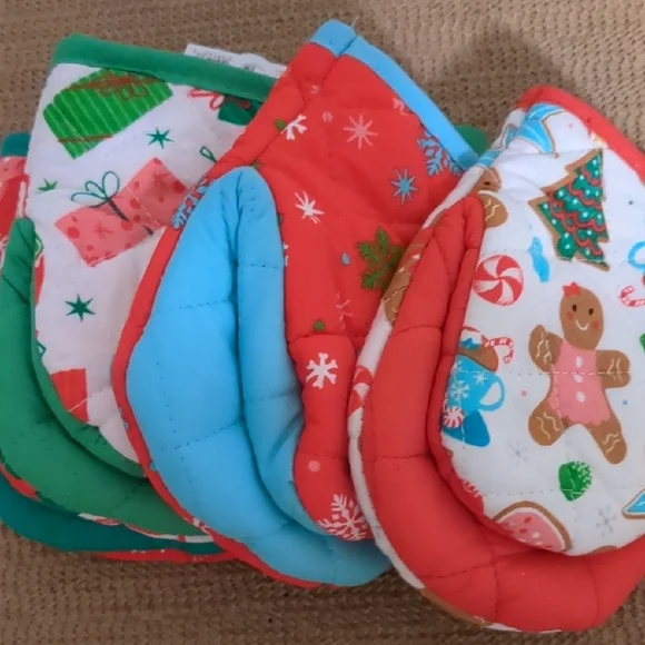 Pick ur favorite Holiday Mini Mitt Red /Green New - Picture 2 of 4